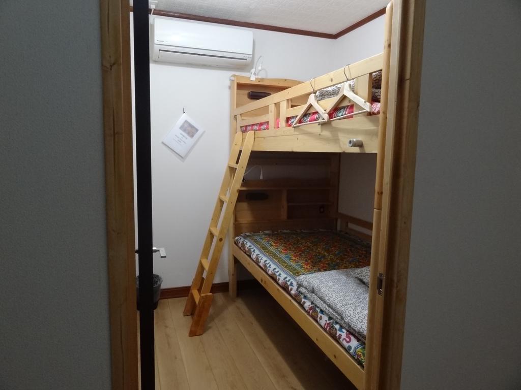 Santana Guest House Osaka Exterior photo